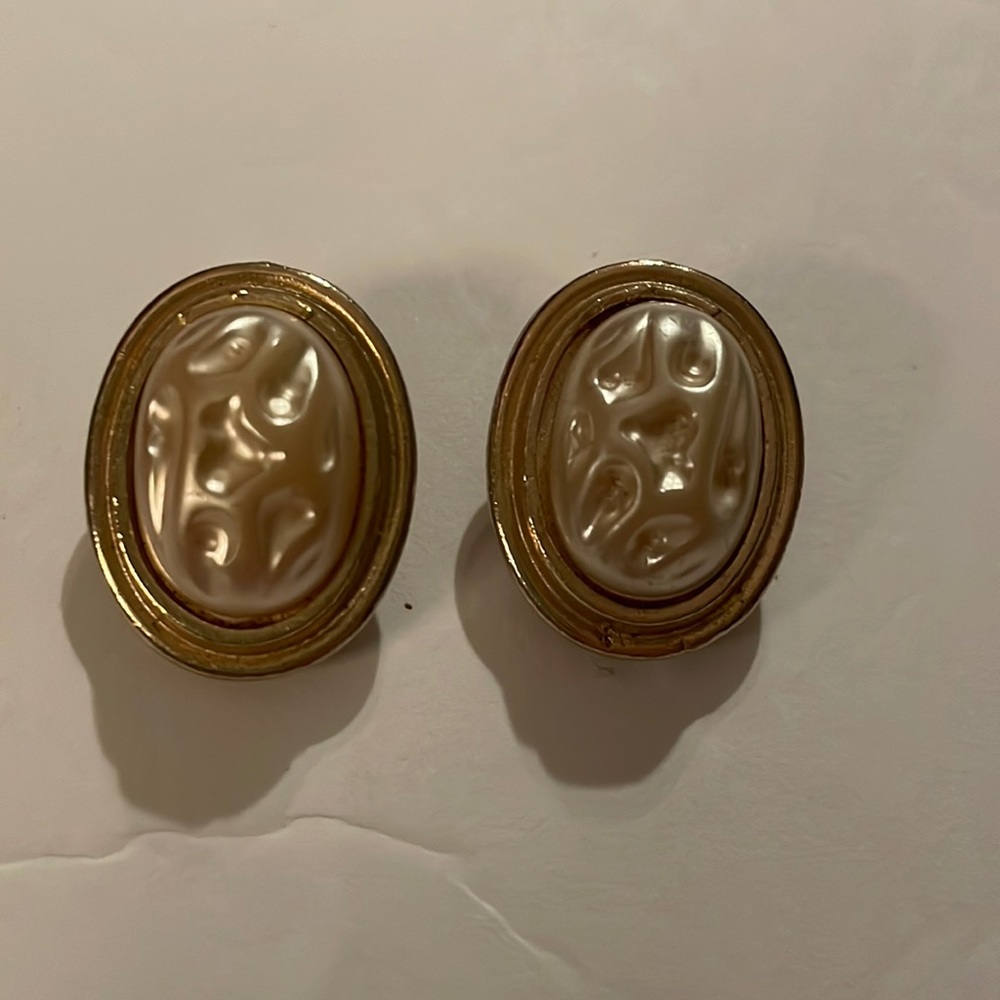 Vintage Coro Gold Tone Faux Pearl Clip On Earrings